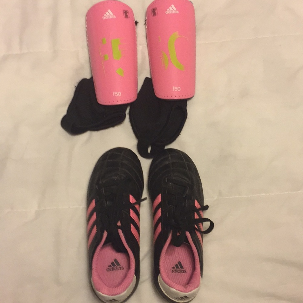 ⚽️ Cute 🎀 adidas Pink Little Girl Cleats Guards